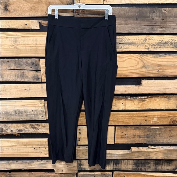 Athleta Pants - Athleta Black Stellar Straight‎ Crop Pants Size 8